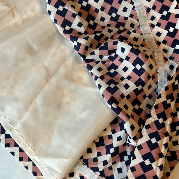 J. Crew Pink Diamond Tile 100% Silk Pleated Short Skirt Size 10 - Picture 6 of 9